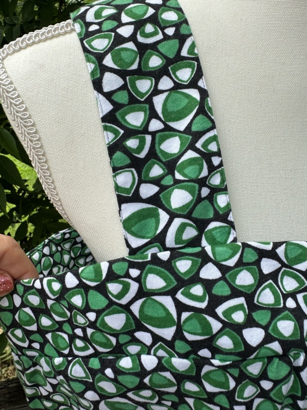Cato Women’s XL Green Black White Geometric Sleeveless Blouse - Picture 4 of 9